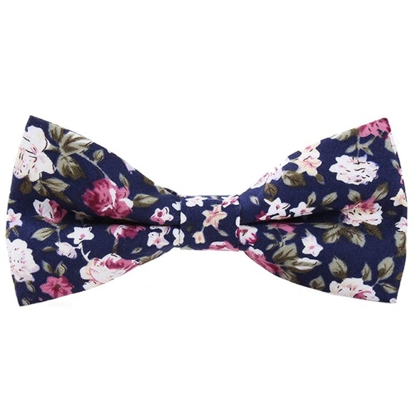 🎓PRE-TIED MEN\'S NAVY FLORAL BOWTIE! *NEW*